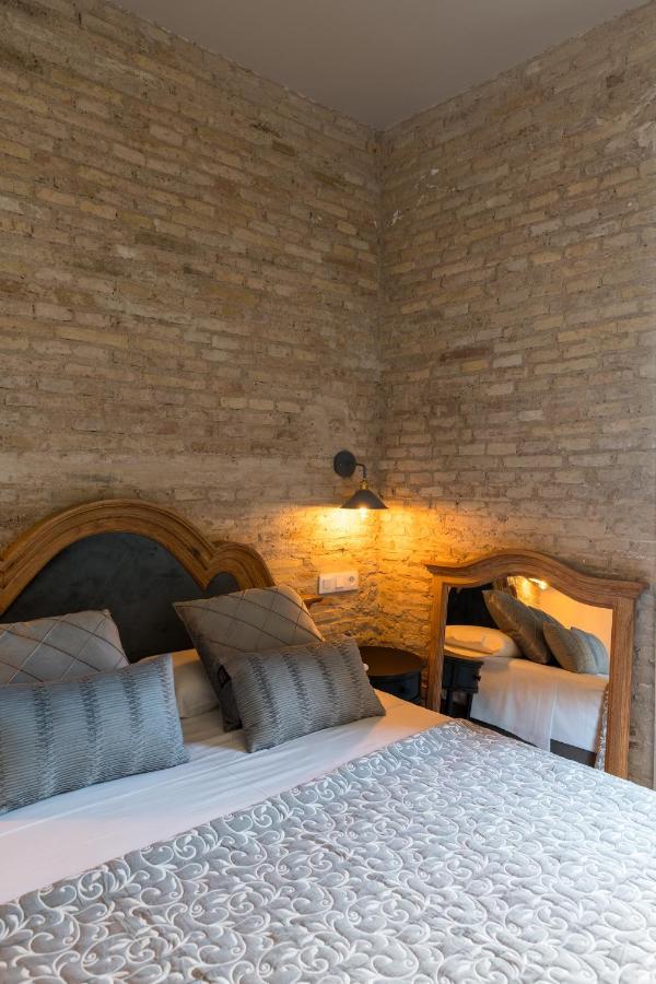 Dona Elvira Suites Cathedral Seville Luaran gambar
