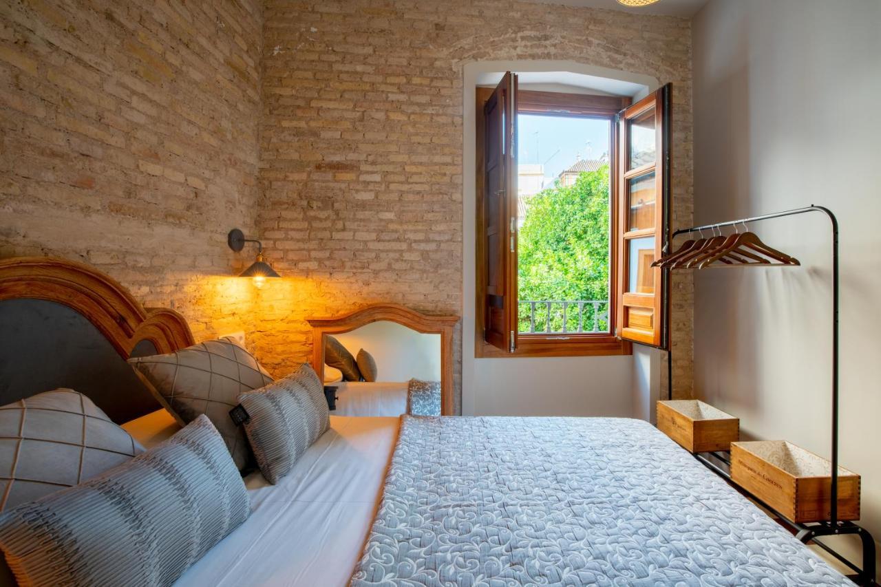 Dona Elvira Suites Cathedral Seville Luaran gambar