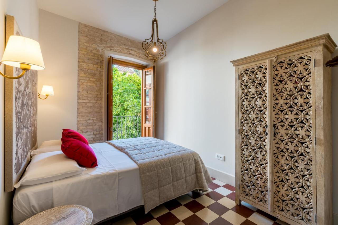 Dona Elvira Suites Cathedral Seville Luaran gambar