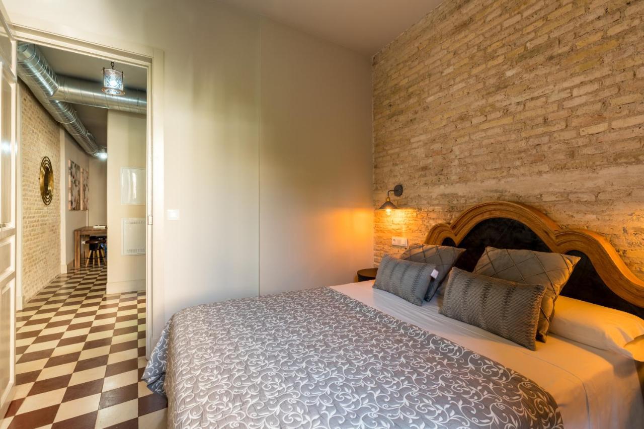 Dona Elvira Suites Cathedral Seville Luaran gambar