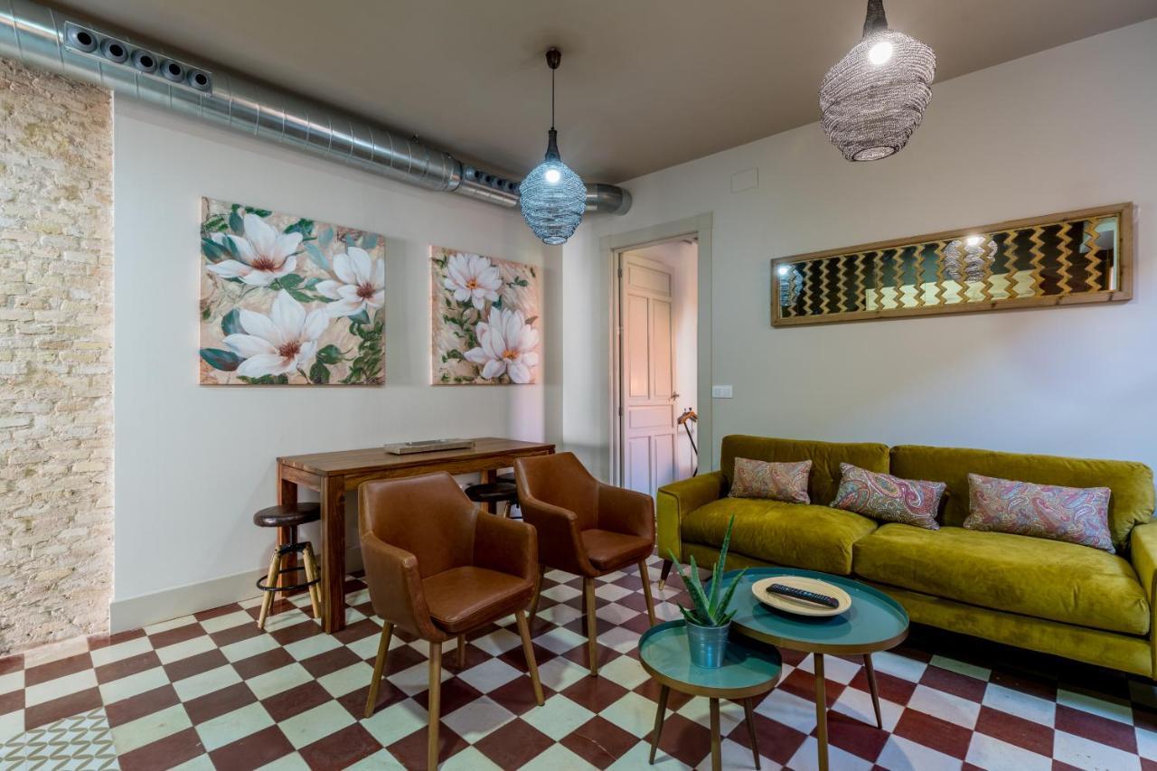 Dona Elvira Suites Cathedral Seville Luaran gambar