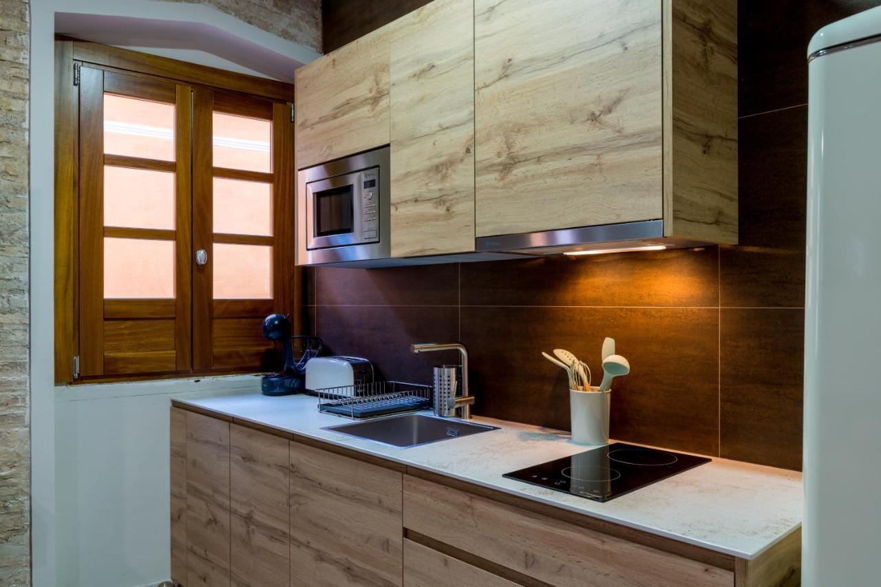 Dona Elvira Suites Cathedral Seville Luaran gambar