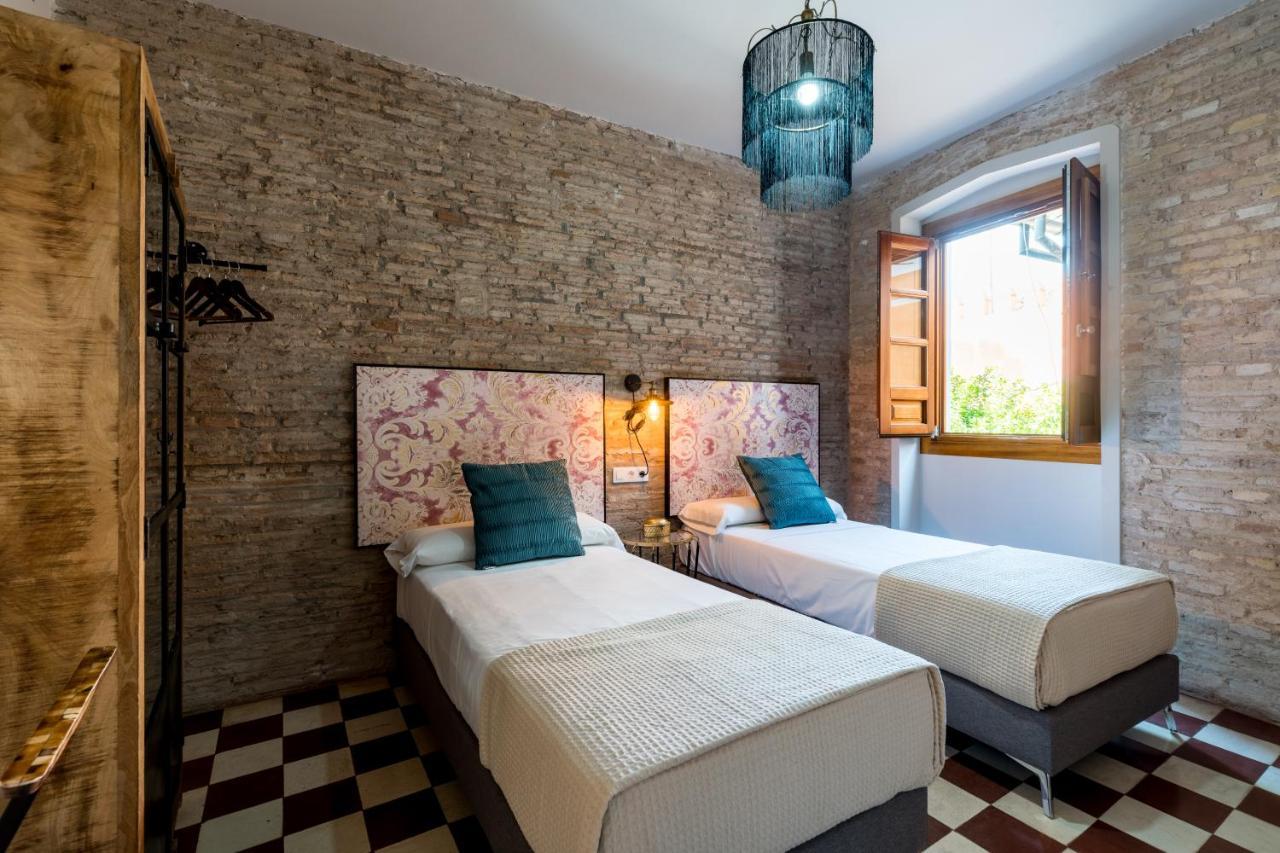 Dona Elvira Suites Cathedral Seville Luaran gambar