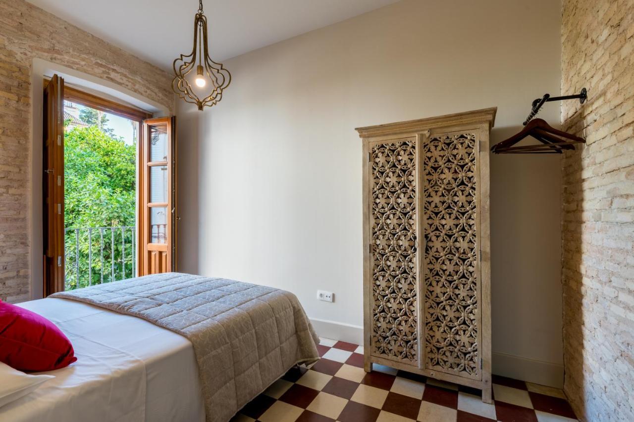 Dona Elvira Suites Cathedral Seville Luaran gambar