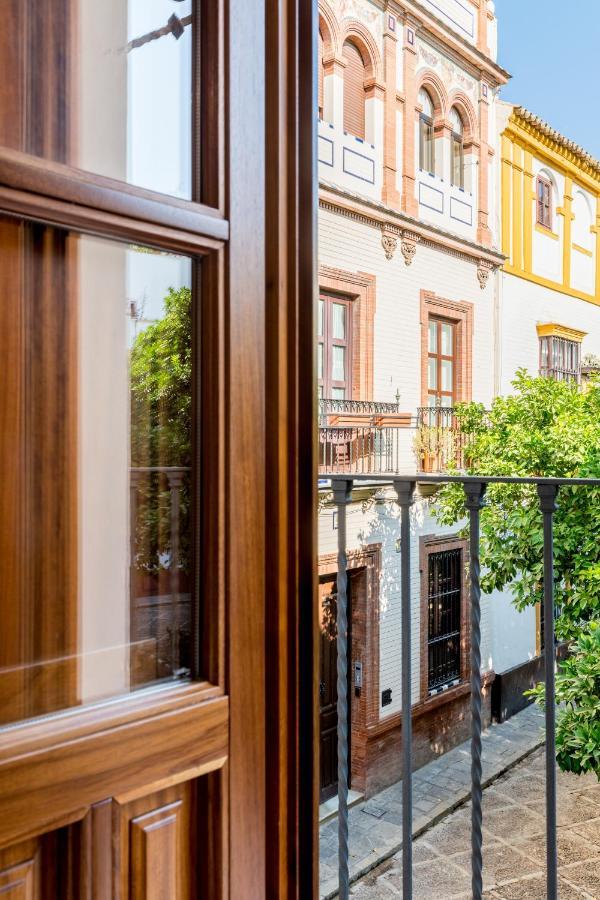 Dona Elvira Suites Cathedral Seville Luaran gambar