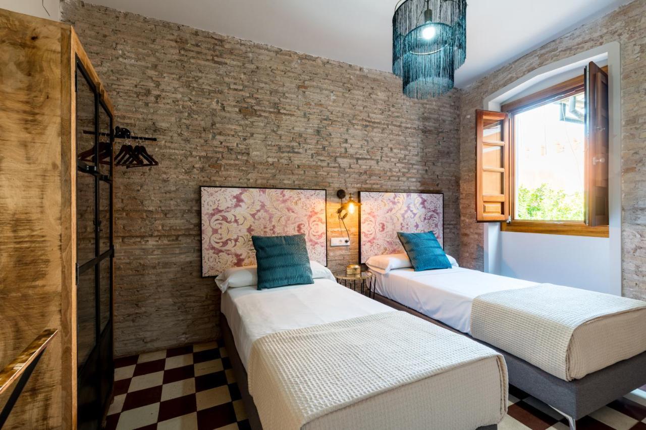 Dona Elvira Suites Cathedral Seville Luaran gambar